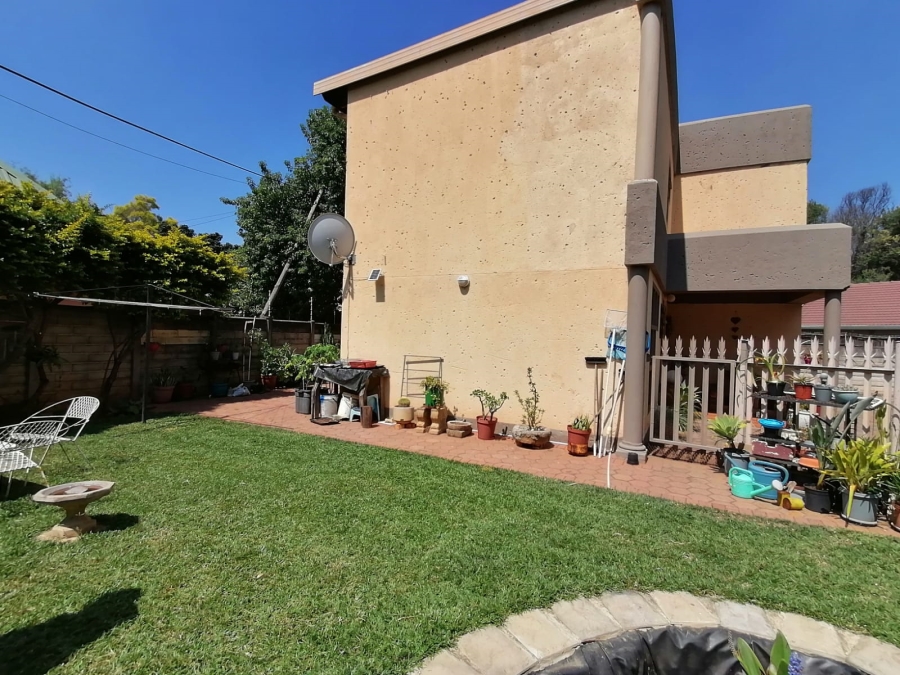 3 Bedroom Property for Sale in Geelhoutpark North West
